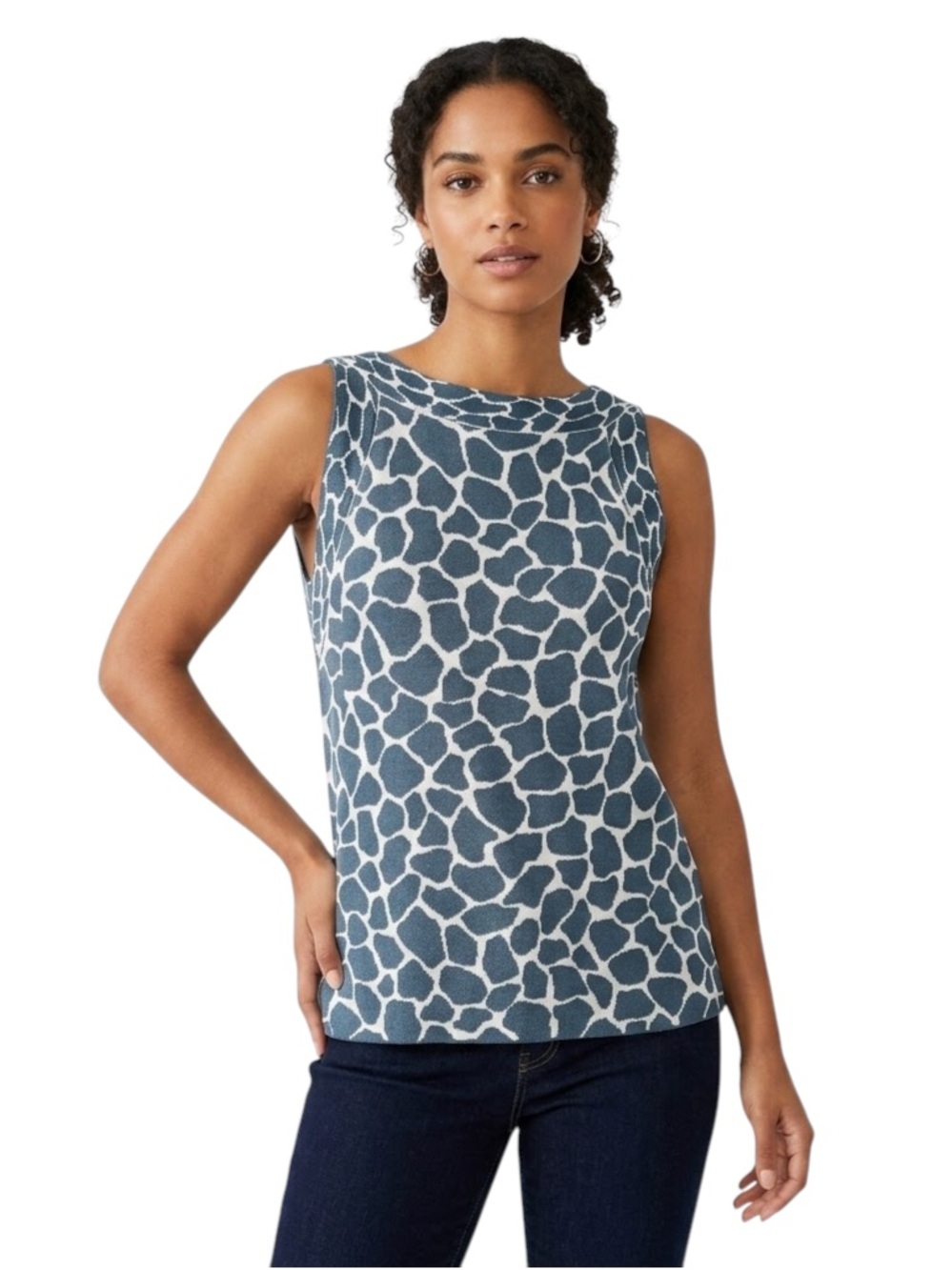 Ann Taylor Blue & White Giraffe Print Sleeveless Knit Shell Top